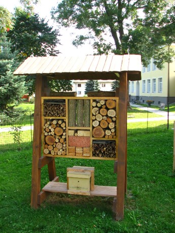 Hotel pro samotářské včely_2